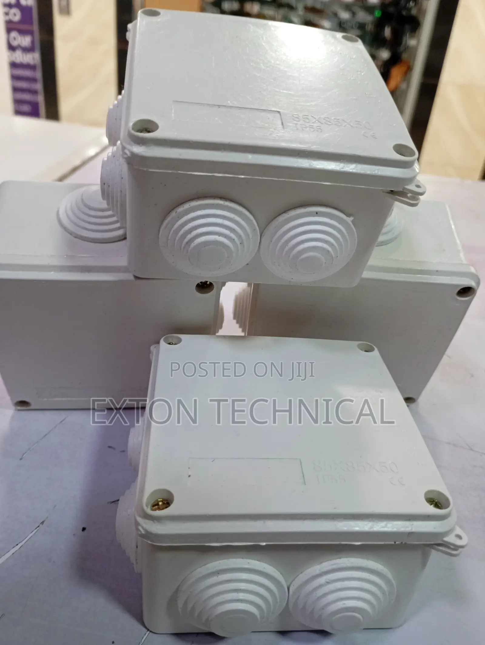 85by 85 Adaptor Box