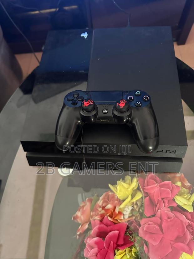 Ps4 Standard Version , Home Used - thumbnail 3