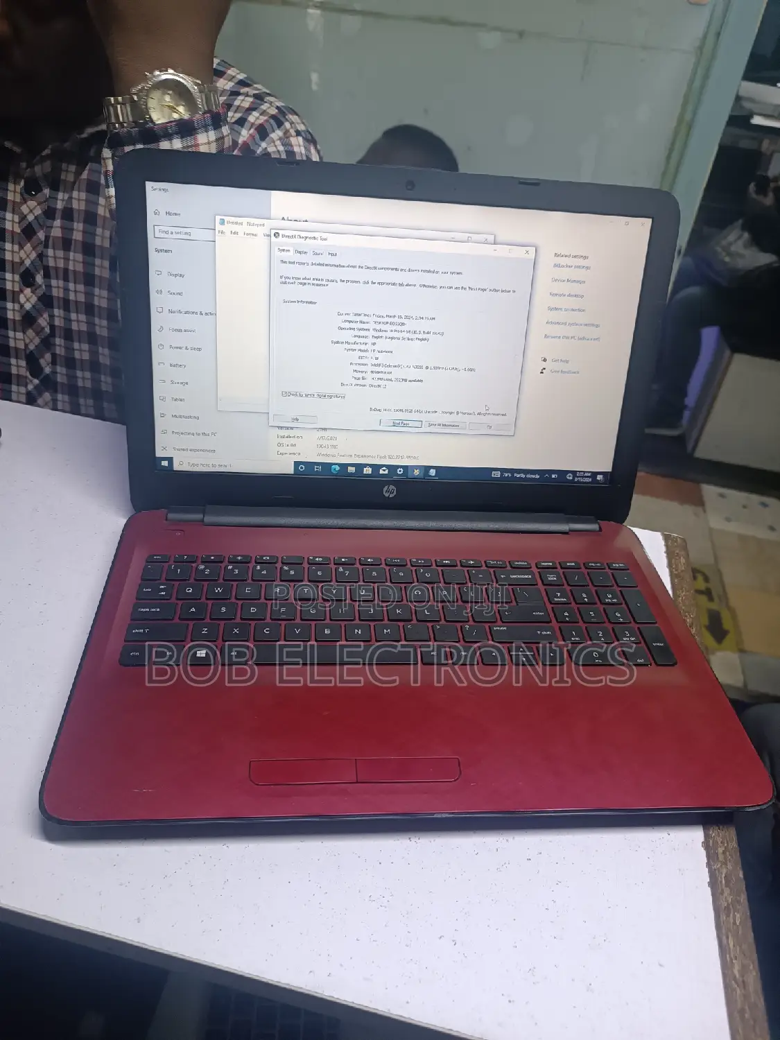 Laptop HP 15 4GB Intel HDD+SSD 320GB
