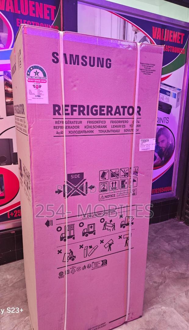Samsung RT35CB56218A Top Mount Freezer, 348L - White Navy - thumbnail 2