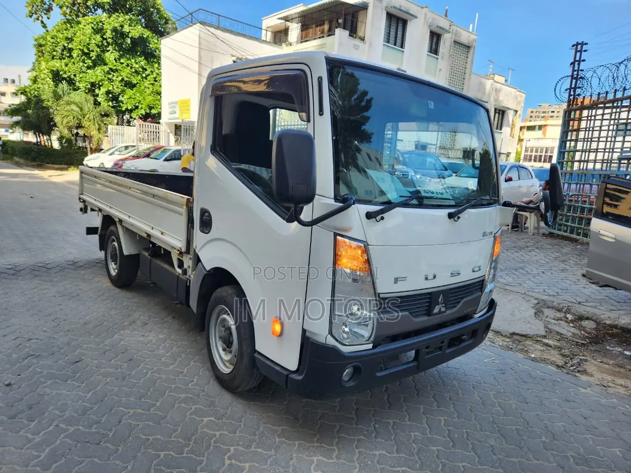 Mitsubishi Fuso 2016 White