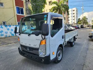 Mitsubishi Fuso 2016 White