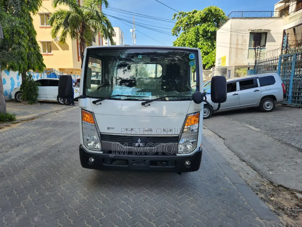 Mitsubishi Fuso 2016 White
