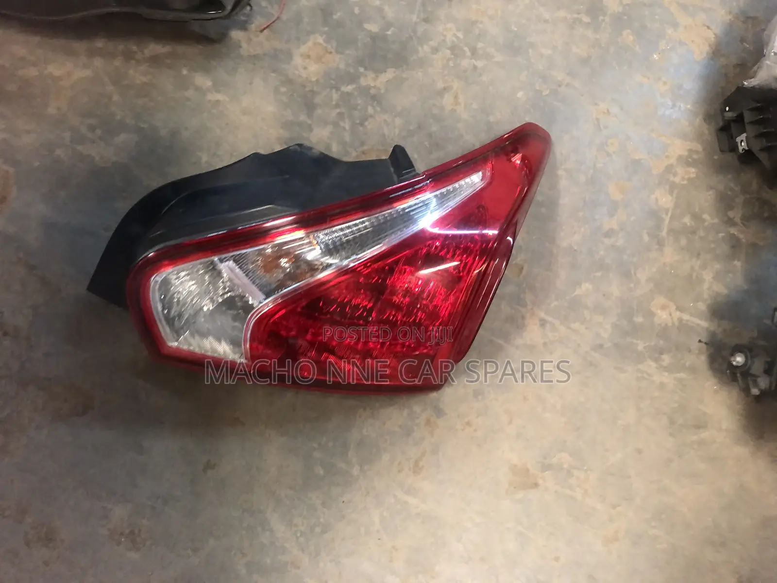 Nissan Tiida/Pulsar 2015 Taillight