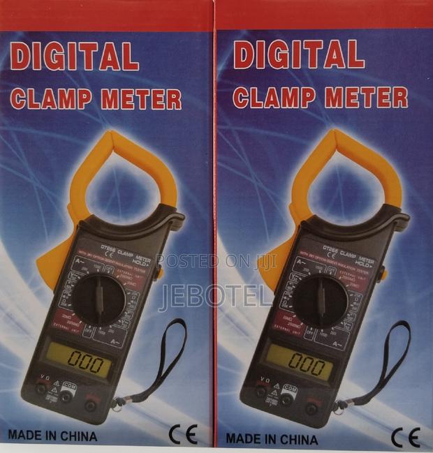 Digital Clamp Meter - main view