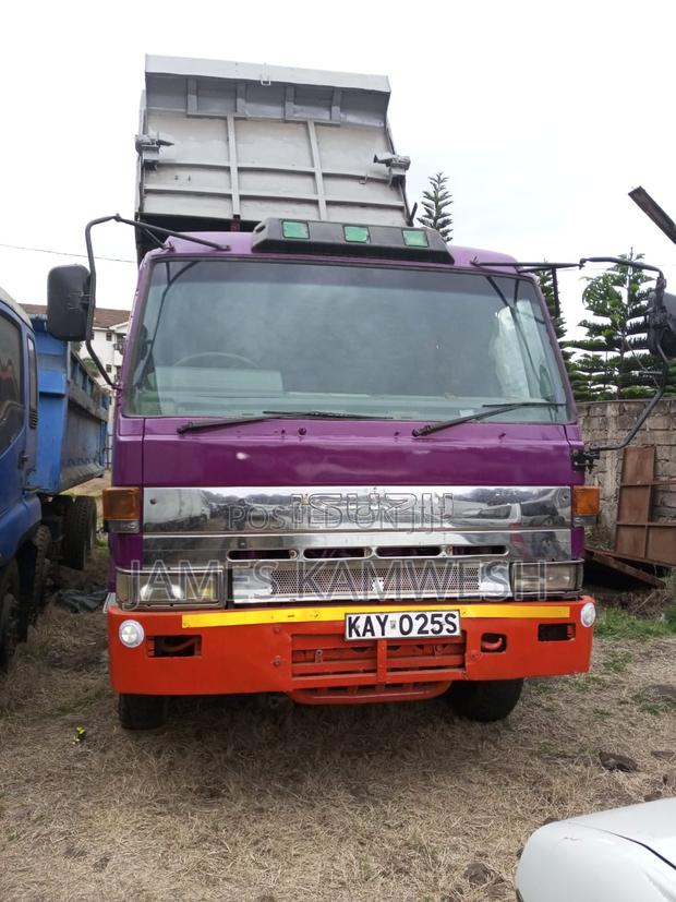 Isuzu Giga Tipper - main view