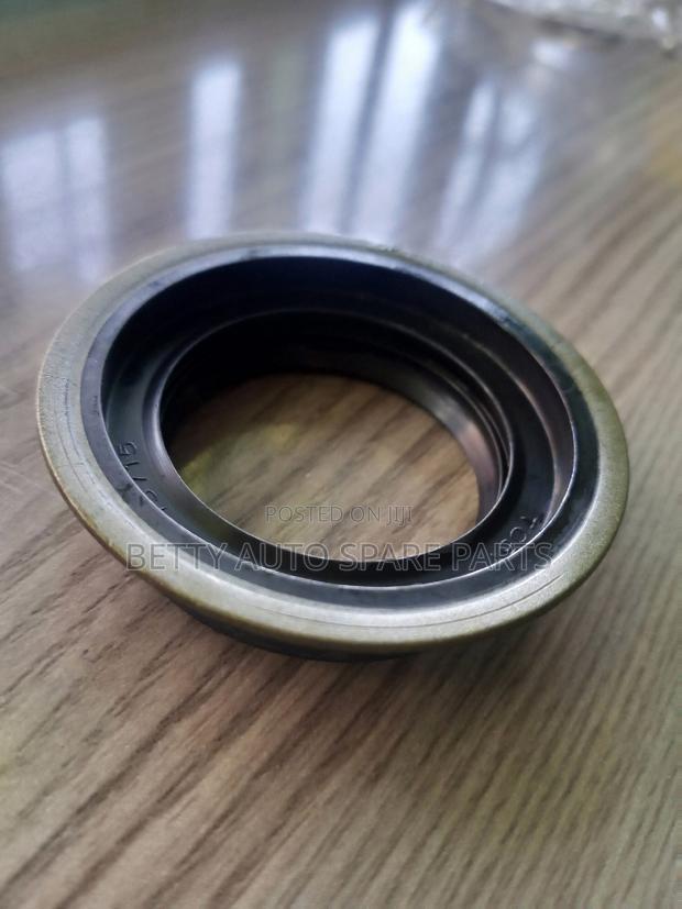 Nissan Vannetee Propeller Seal - main view