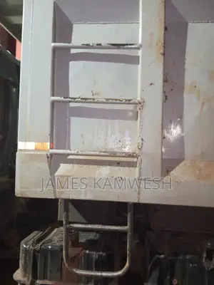 Isuzu Giga Tipper