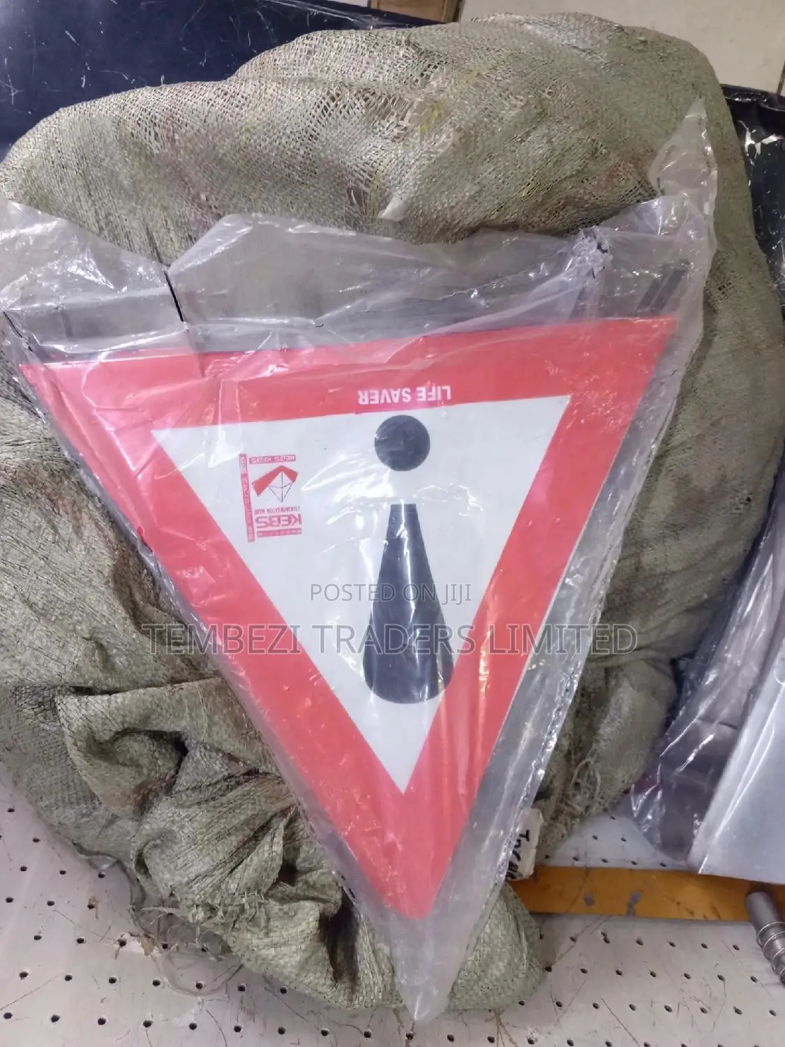 Metal Triangle Reflectors/Live Saver