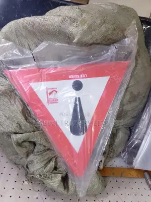 Metal Triangle Reflectors/Live Saver