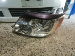 Toyota Alphard 2004/2005 Xenon Head Lamp, Clean Ex Japan