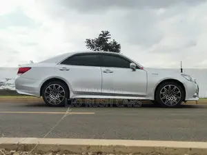 Toyota Crown 2015 Silver