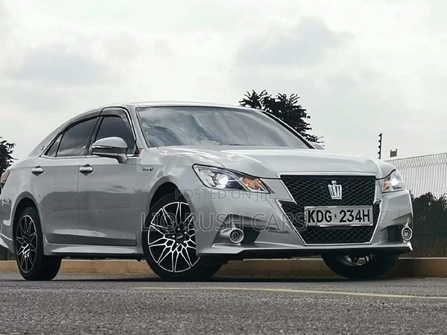 Toyota Crown 2015 Silver