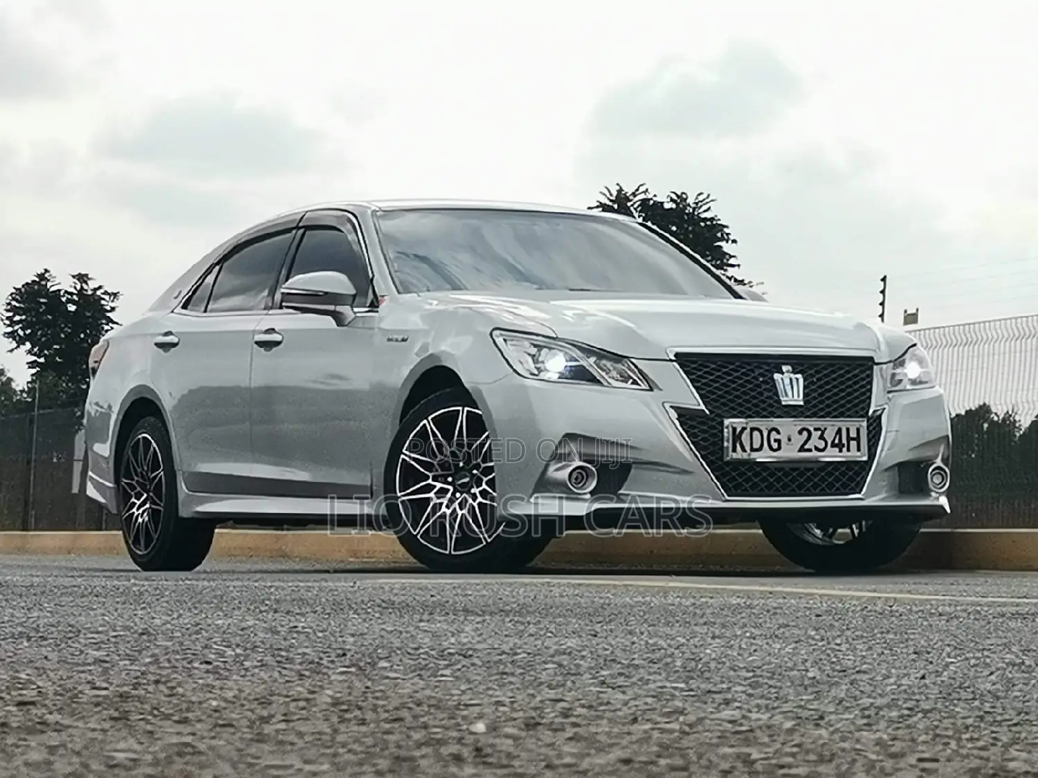 Toyota Crown 2015 Silver