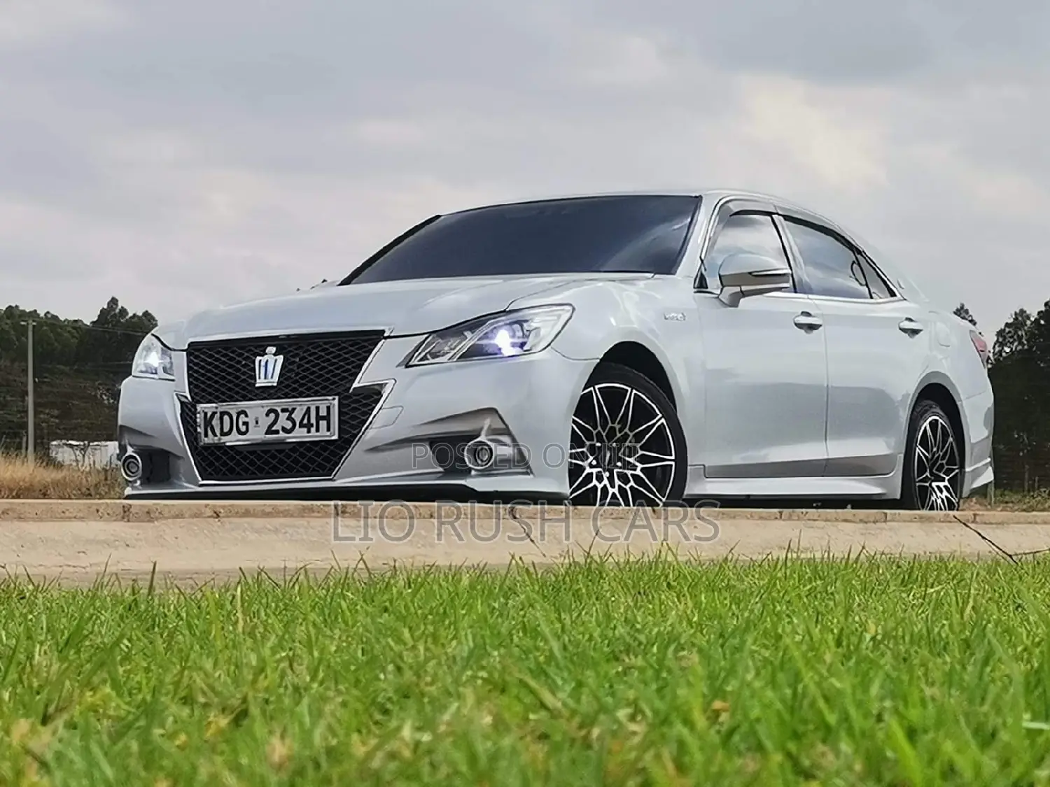 Toyota Crown 2015 Silver