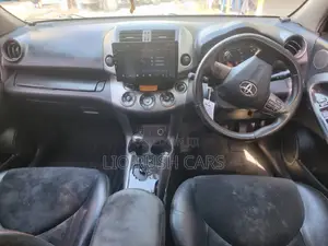 Toyota Vanguard 2013 Black