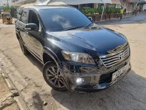 Toyota Vanguard 2013 Black