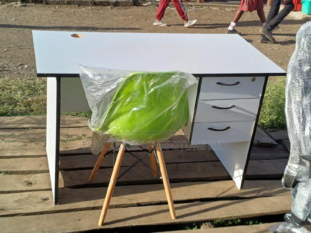 Eames/Office Desk - main view