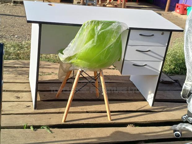Eames/Office Desk - main view