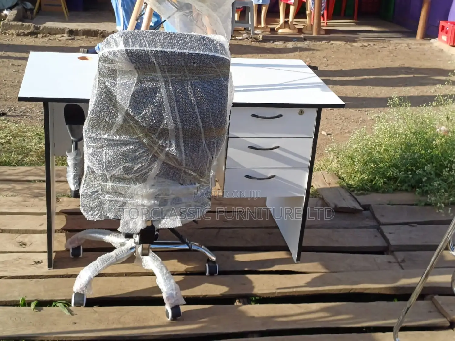 Office Chair/Desk