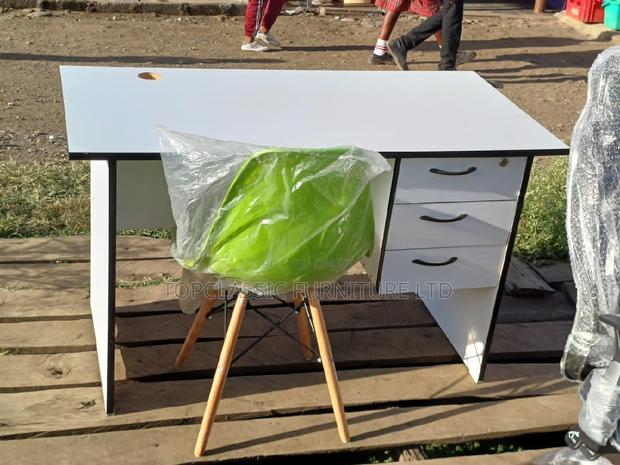 Eames/Office Desk - main view