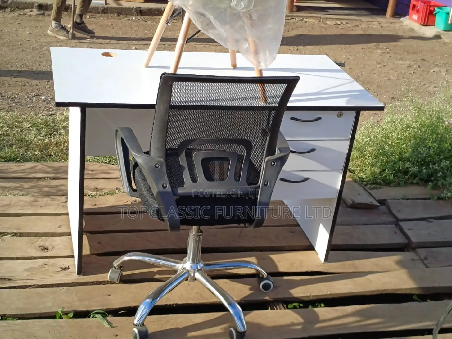 Office Chair/Desk