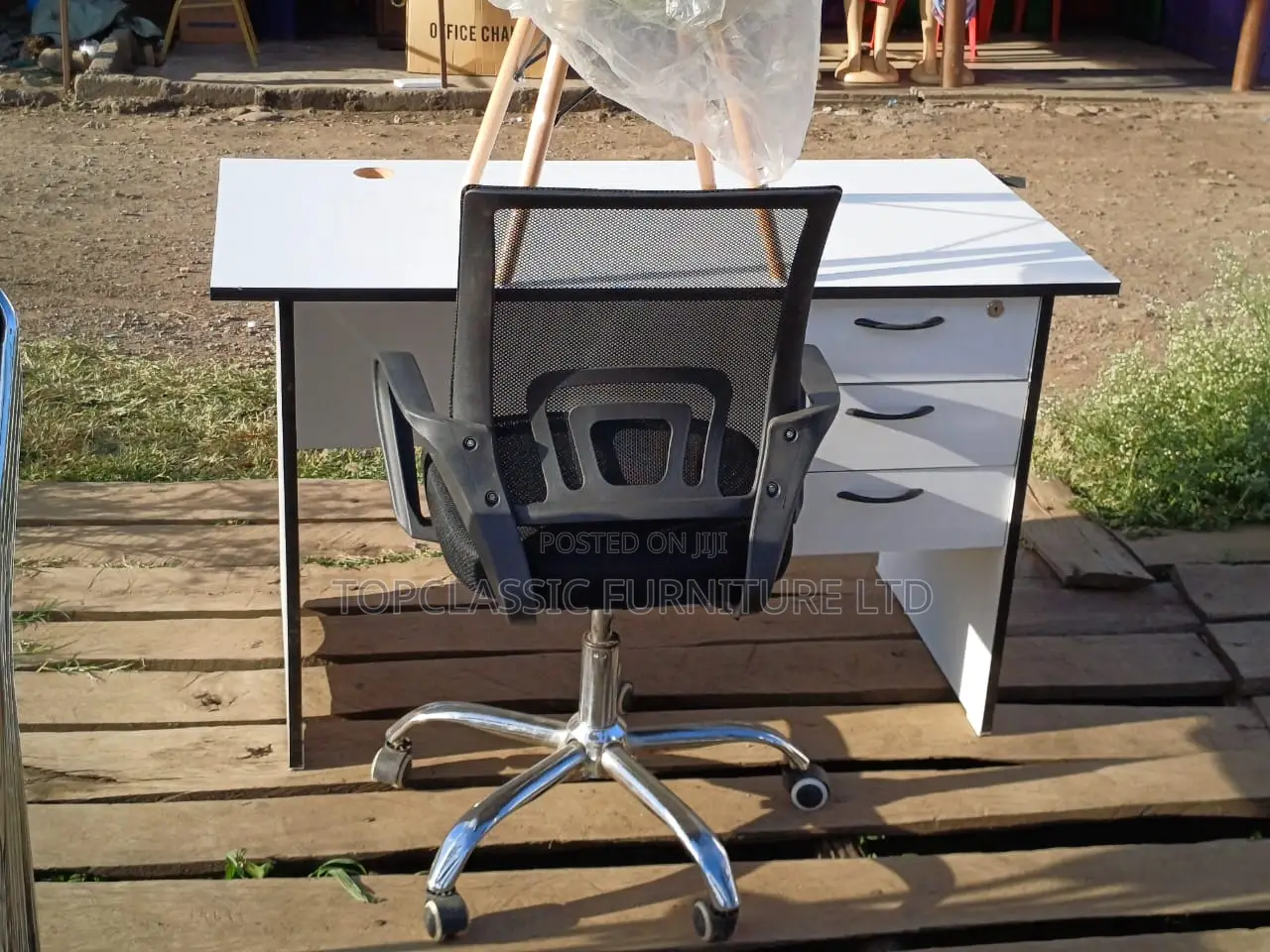 Office Chair/Desk