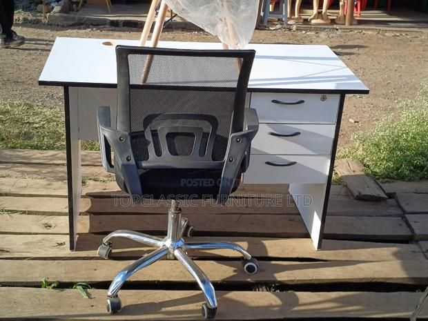 Office Chair/Desk - main view