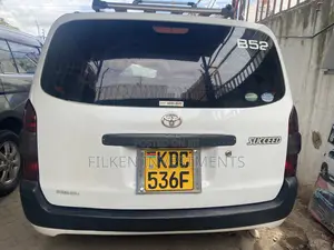Toyota Succeed SV Premium 2014 White