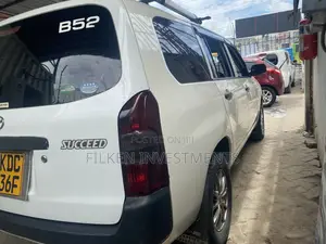 Toyota Succeed SV Premium 2014 White