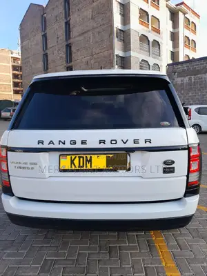 2016 Land Rover Range Rover Vogue - Stylish White