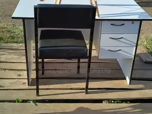 Waiting Chair/Caterina Chair+Office Desk