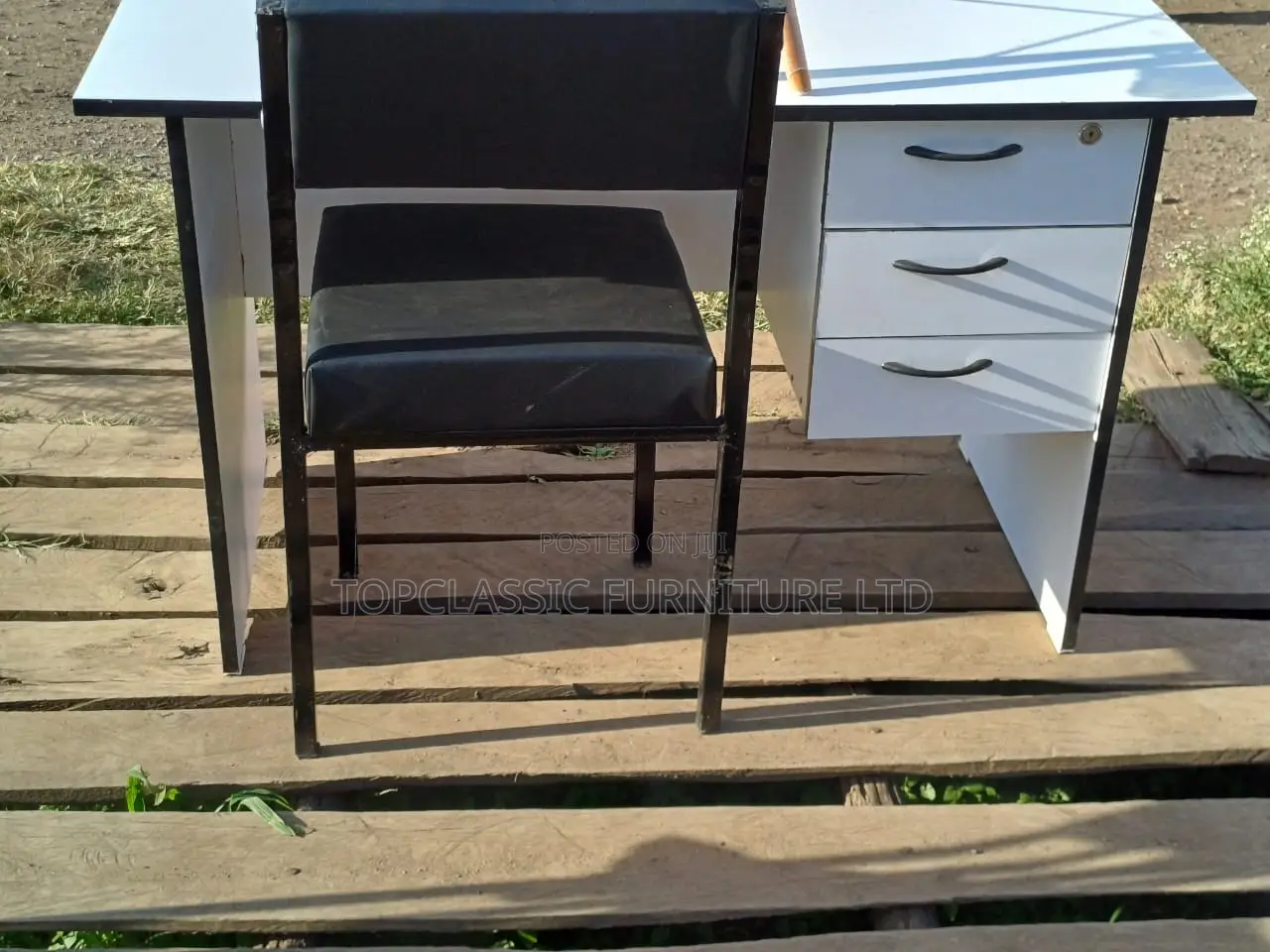 Waiting Chair/Caterina Chair+Office Desk