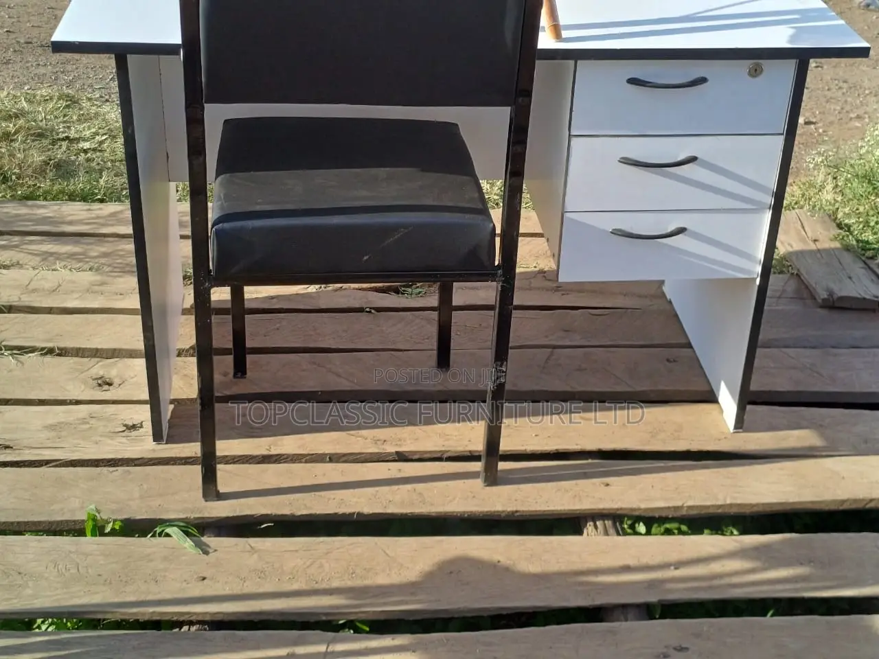 Waiting Chair/Caterina Chair+Office Desk