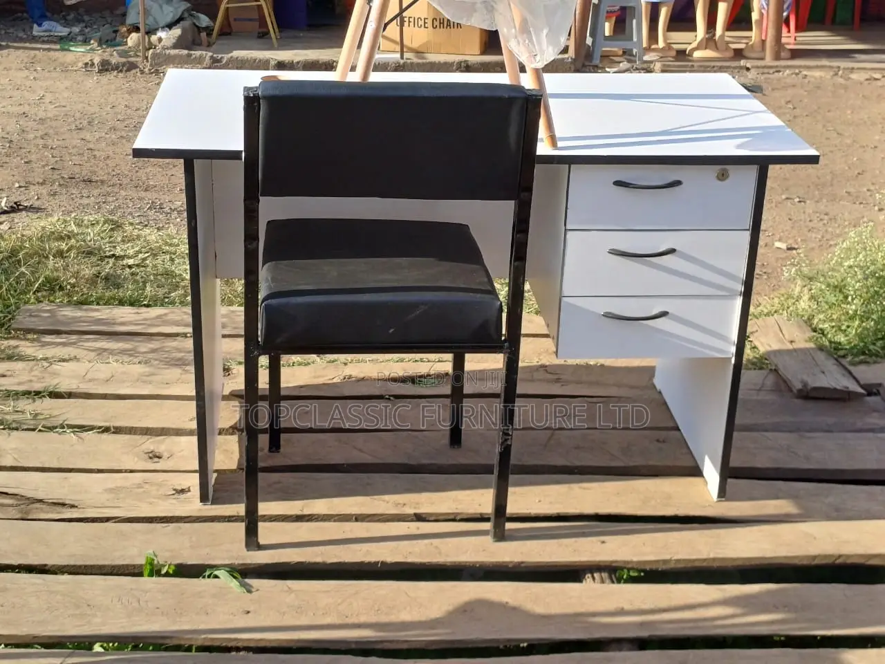 Waiting Chair/Caterina Chair+Office Desk
