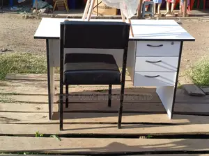 Waiting Chair/Caterina Chair+Office Desk