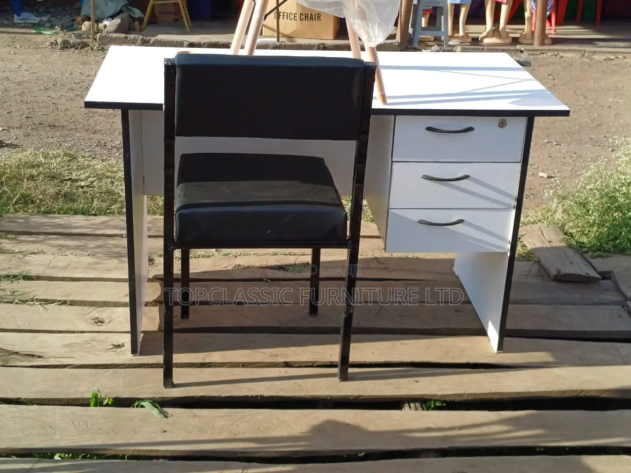 Waiting Chair/Caterina Chair+Office Desk