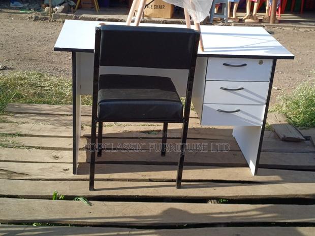 Waiting Chair/Caterina Chair+Office Desk