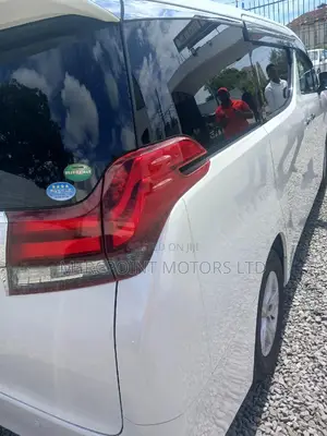 Toyota Alphard 2017 White