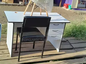 Waiting Chair/Caterina Chair+Office Desk
