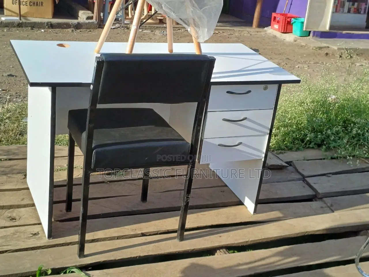 Waiting Chair/Caterina Chair+Office Desk