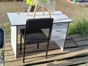 Waiting Chair/Caterina Chair+Office Desk