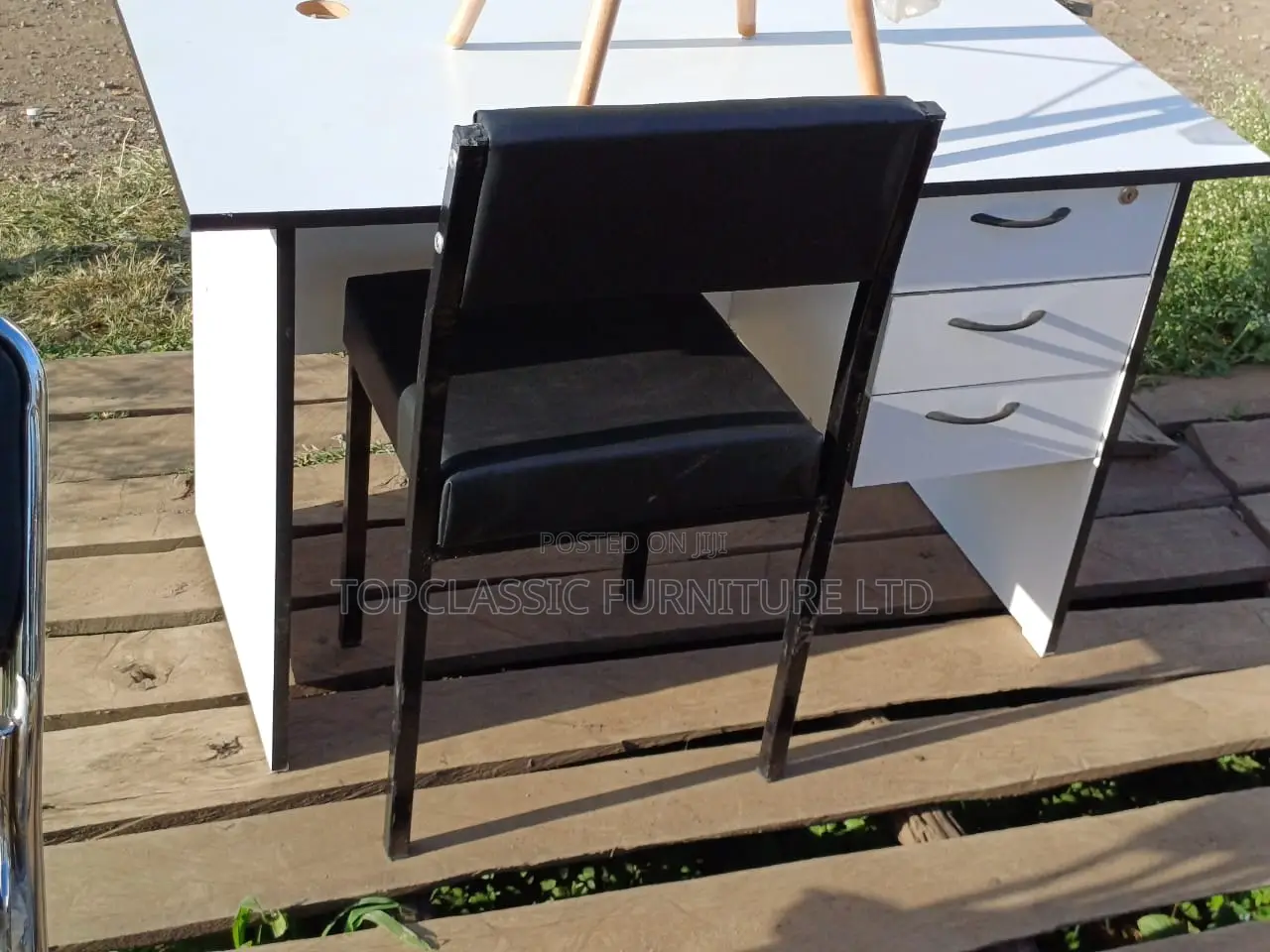 Waiting Chair/Caterina Chair+Office Desk