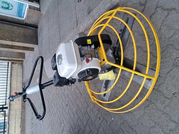 Honda Power Trowel Machine. Complete Set. - main view