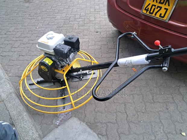 Honda Power Trowel Machine. Complete Set. - thumbnail 3