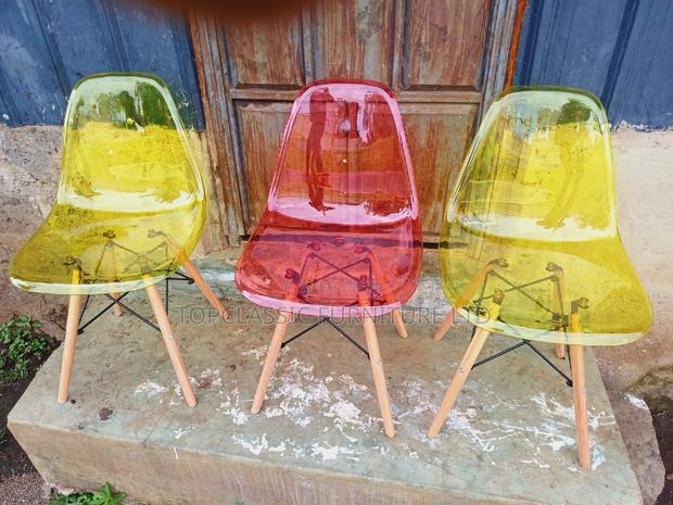 Eames Waiting Chair - main view