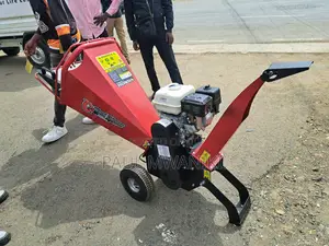 Gasoline Garden Tree Branch Shredder/ Wood Chopper.