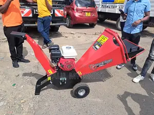 Gasoline Garden Tree Branch Shredder/ Wood Chopper.