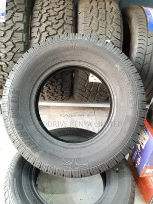 195R15C Ceat Commercial Tyre