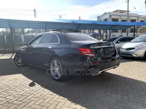Mercedes-Benz E200 2017 Black